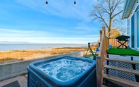 Chalet For 6 People - Waterfront - Spa - Fireplace
